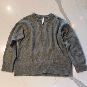 Aritzia Babaton Green Women's Sweater